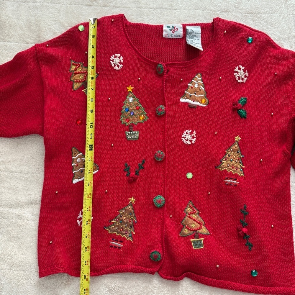 Vintage Nut Cracker Holiday Red Sweater with Festive Tree Design Size L - Picture 6 of 8